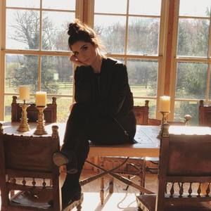 Meet your Posher, Jordyn
